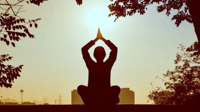 Odkrywaj moc jogi na świeżym powietrzu – bezpłatna oferta dla wszystkich