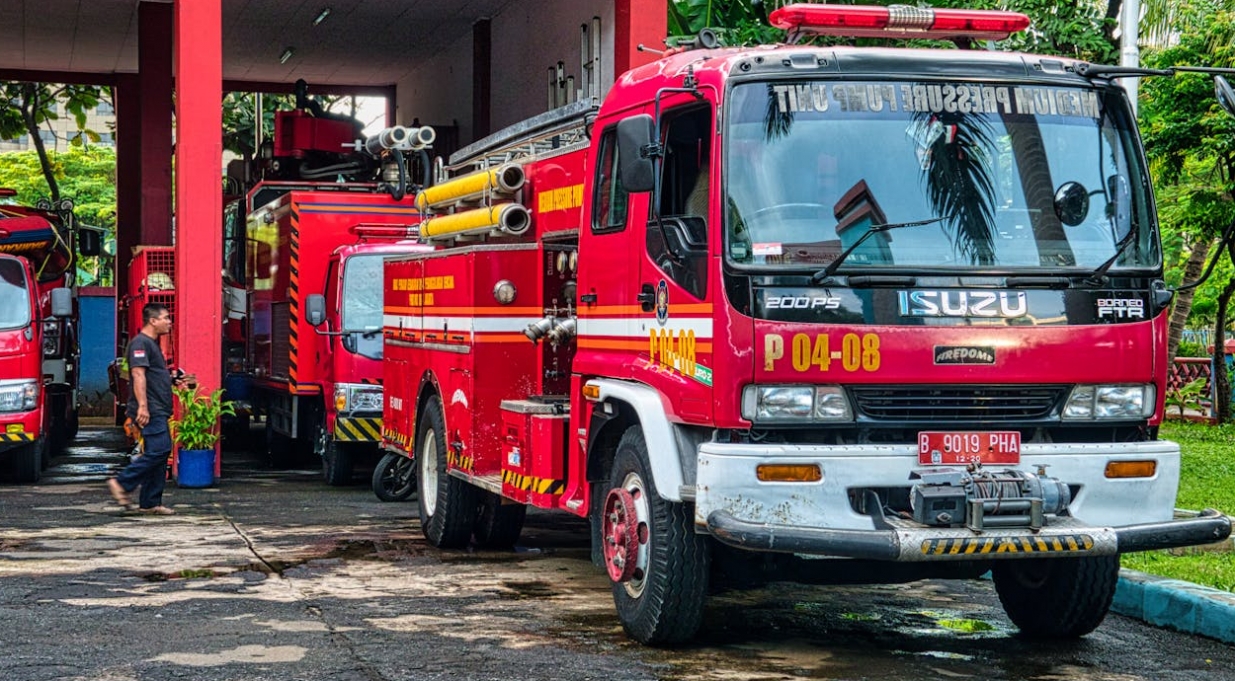 Zagrożenie na szczecińskich drogach: Pożar autobusu linii C na ulicy Przestrzennej