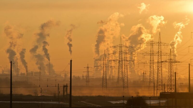 Ostrzeżenie dotyczące alarmujących poziomów zanieczyszczenia powietrza dla mieszkańców Szczecina