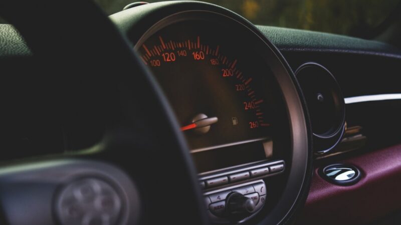 Kierowca przekroczył prędkość i prowadził pod wpływem substancji odurzających: zatrzymany przez szczecińską grupę SPEED