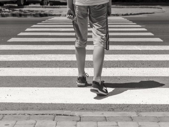 Nowoczesne światła w Dąbiu: Bezpieczniejsze skrzyżowanie po 50 latach oczekiwań!