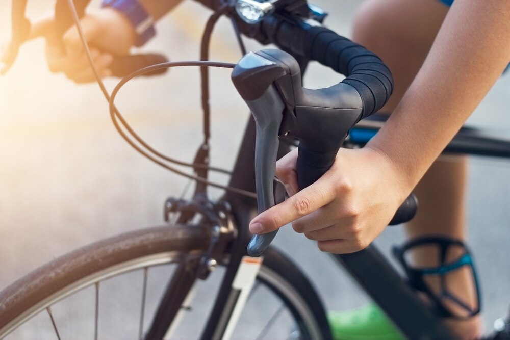 Rowerzyści w Szczecinie w tarapatach: Jak przetransportować rower na dworcu bez oznaczeń?