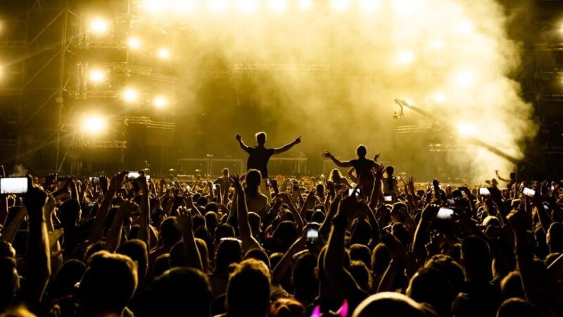 Klub 27 Symfonicznie: Muzyczna Podróż przez Legendy Rocka z Orkiestrą!