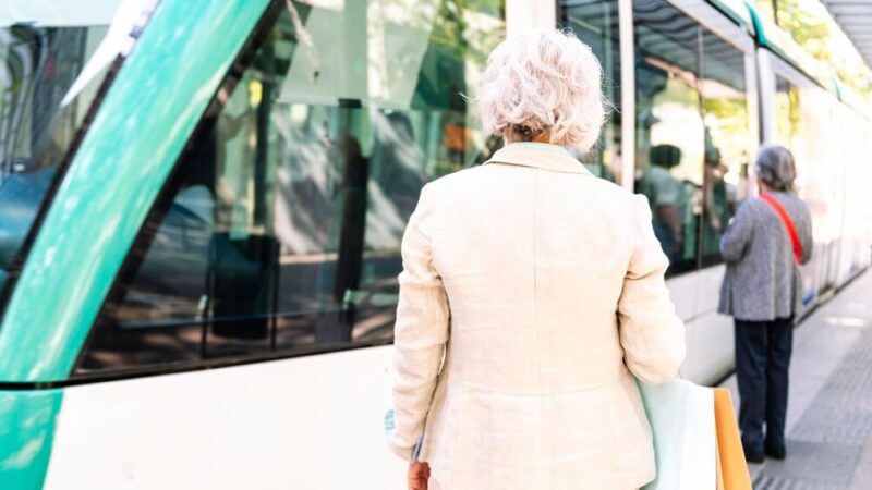 Tramwaje na Matejki wstrzymane do poniedziałku – zmiany w komunikacji!