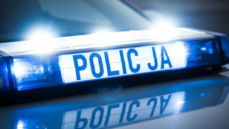 Bezpieczny Internet: Policja uczy młodzież, jak unikać zagrożeń w sieci