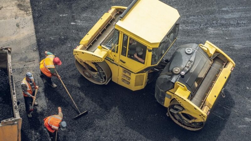 Nowa nawierzchnia ul. Kalenickiej: Prace w pełnym toku!