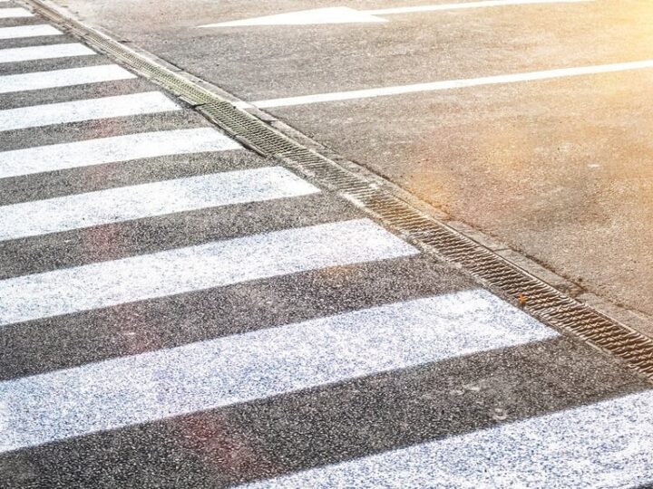 Uczniowie ze Szczecina uczą się od policji, jak być bezpiecznym na drodze