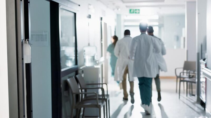 Seniorzy w akcji: Naucz się ratować życie!