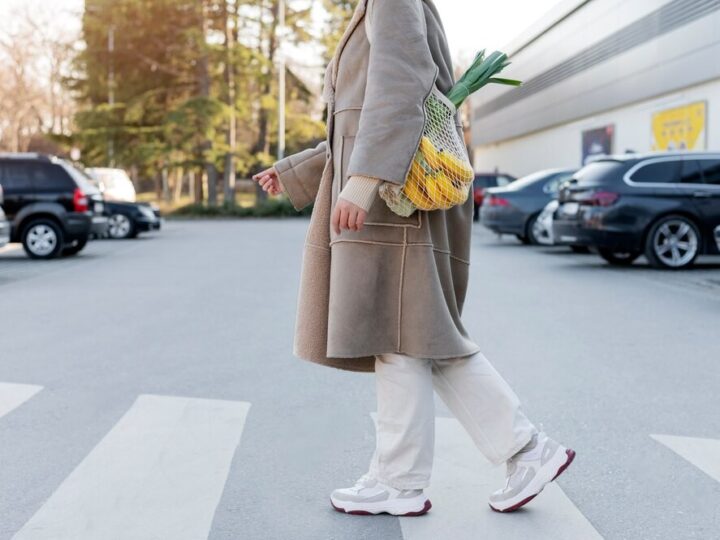 Bezpieczne przejścia: przedszkolaki uczą się zasad ruchu drogowego