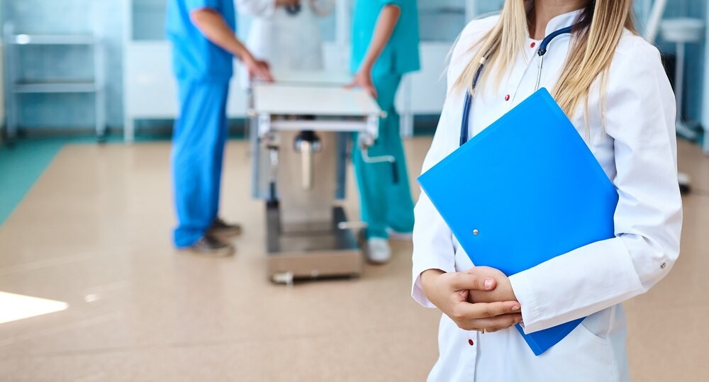 Bezpieczne dzieci – jak unikać zagrożeń z pomocą policji