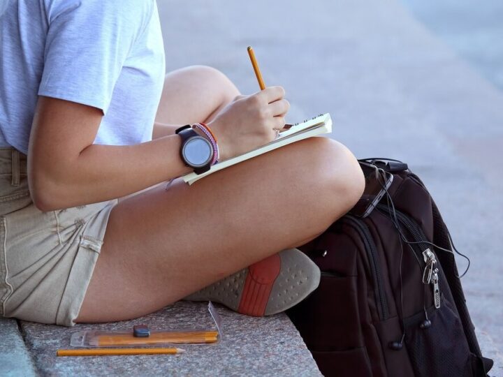 Bezpieczne dzieci: Policjanci uczą przedszkolaków o zagrożeniach z psami