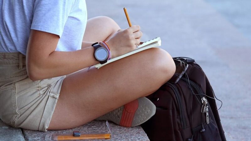 Bezpieczne dzieci: Policjanci uczą przedszkolaków o zagrożeniach z psami