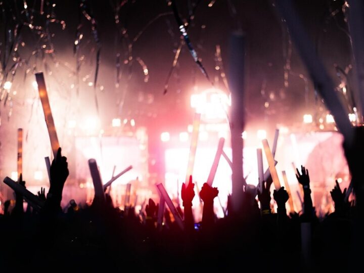 Chór Politechniki Morskiej łączy klasykę z nowoczesnością w zaskakującym teledysku!