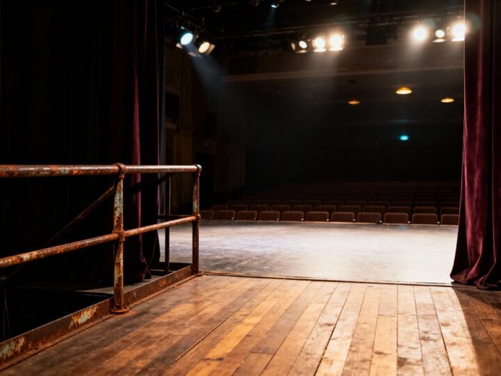 Teatr jako narzędzie walki z uzależnieniami: Młodzież na scenie dla zdrowia