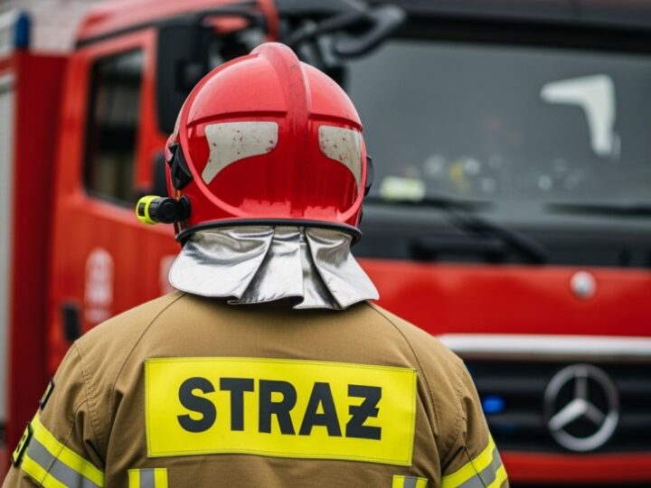 Pożar poddasza w Szczecinie: szybka interwencja strażaków uratowała budynek