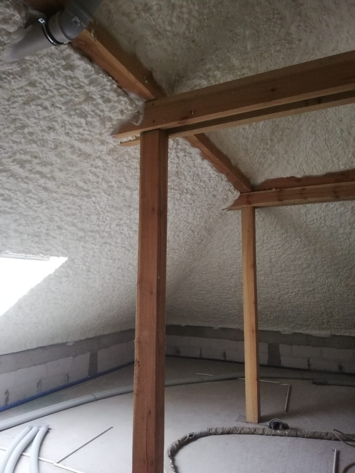 Zdrowy dom dla Twojej rodziny. Dlaczego szczecinianie wybierają hipoalergiczną izolację natryskową?