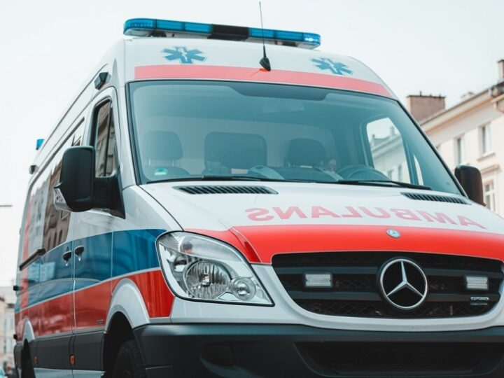 Kryzysowe Ćwiczenia na Pomorskim Uniwersytecie Medycznym: Policja i Ratownicy w Akcji!