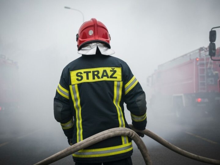 Błyskawiczna akcja policji ratuje kamienicę przed pożarem!