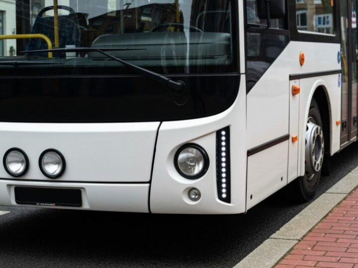 Utrudnienia na Łokietka: Jak zamknięcie ulicy wpłynie na komunikację miejską?