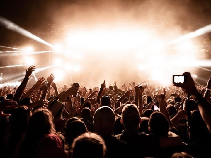 Seniorskie Poniedziałki w Kinie Gryf: Premiera Przygodowej Opowieści Gugulaków!