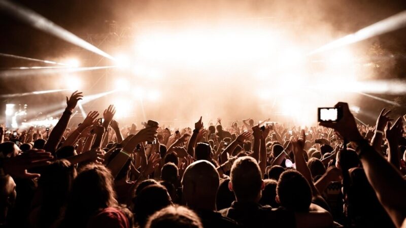 Seniorskie Poniedziałki w Kinie Gryf: Premiera Przygodowej Opowieści Gugulaków!