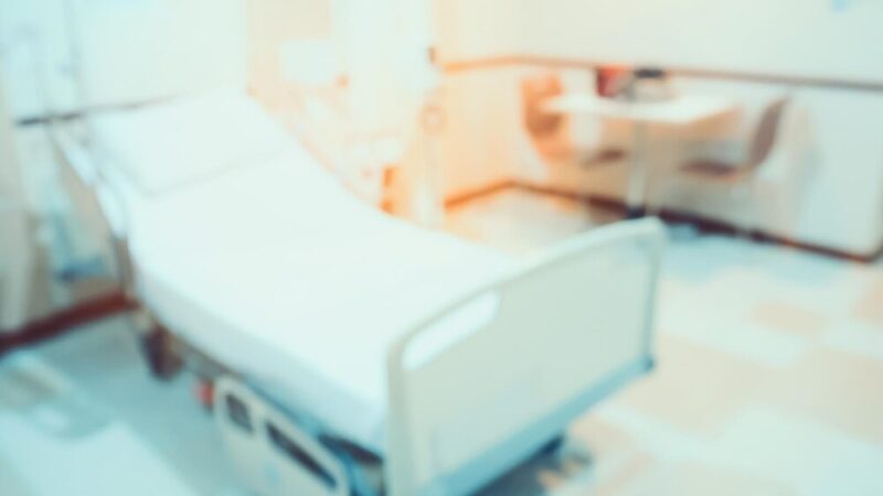 Wsparcie na wyciągnięcie ręki: nowa infolinia dla rodzin z Alzheimerem