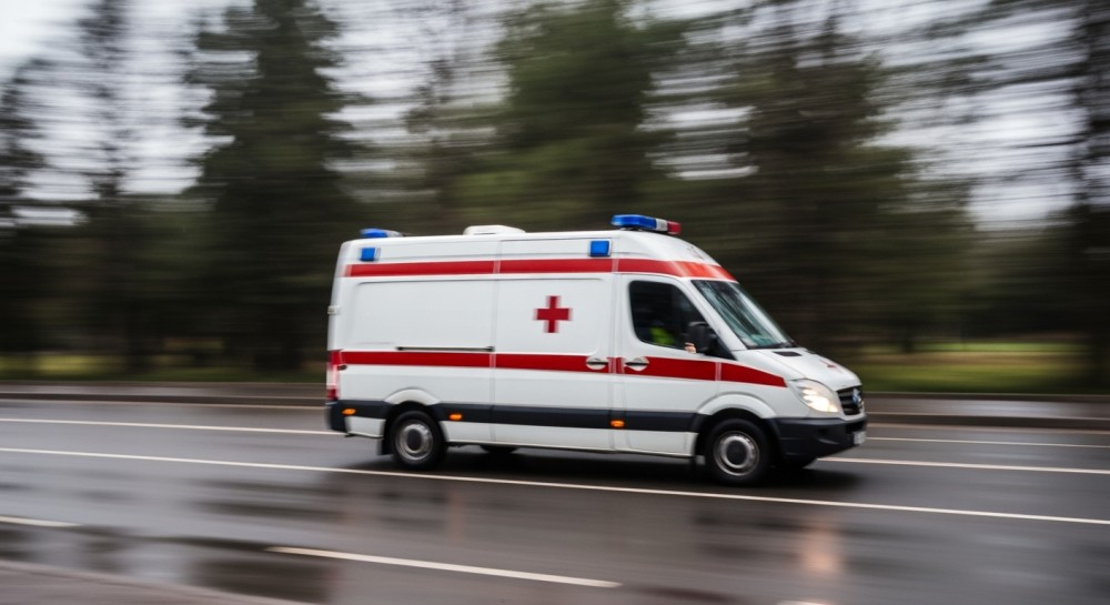 Policjanci ratują zdezorientowanego mężczyznę w mroźną noc