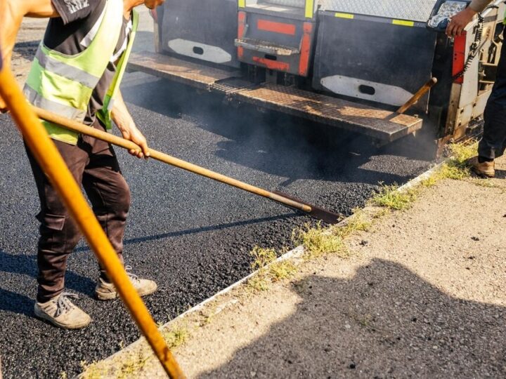 Przyspieszone naprawy dróg w Gminie Dobra poprawiają bezpieczeństwo mieszkańców