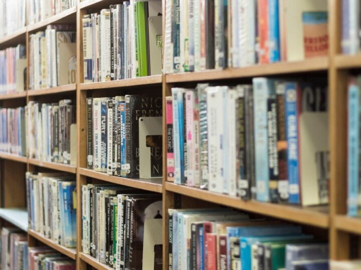 Książki na wyciągnięcie ręki – dostawa prosto do domu!