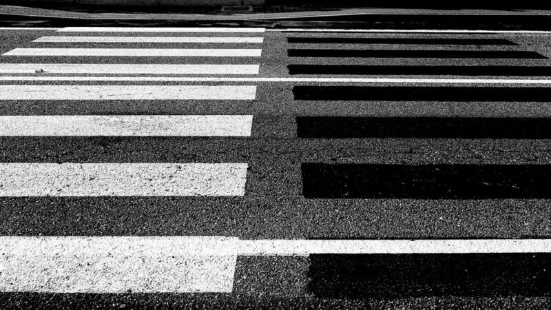 POLICJANT ZAREAGOWAŁ PO GODZINACH – NIETRZEŹWY MOTOCYKLISTA W SZPITALU PO WYPADKU