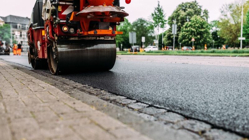 Nowe życie dróg w Ustowie: prace modernizacyjne ruszają po zimowej przerwie