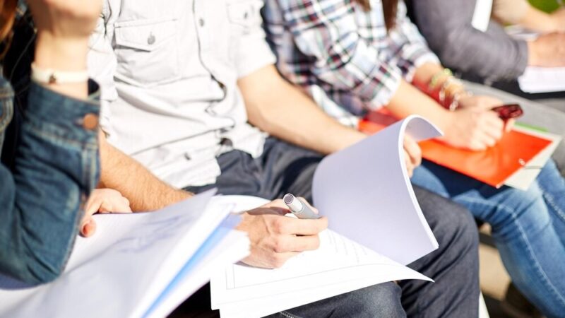 Bezpieczna zabawa: policyjna lekcja dla przedszkolaków w Szczecinie