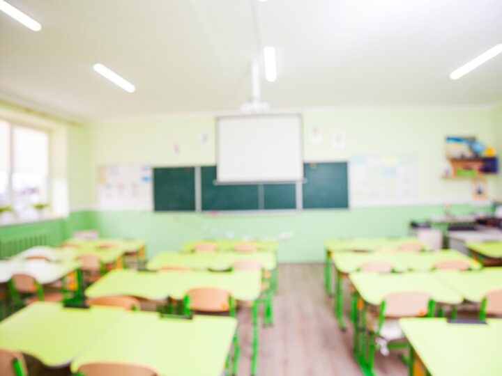 Nowoczesne moduły w Dołujach – budowa szkoły z nowymi możliwościami dla uczniów