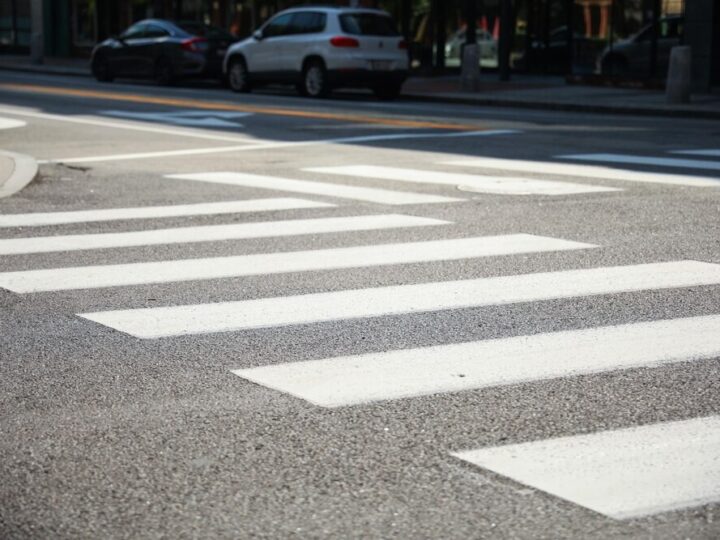 Przedszkolaki z Gryfiny poznają tajniki pracy policji i zasady bezpieczeństwa na drodze