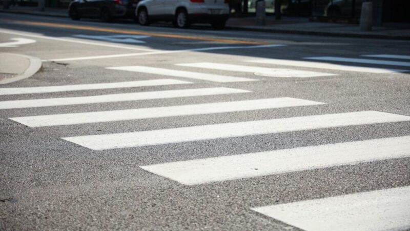 Przedszkolaki z Gryfiny poznają tajniki pracy policji i zasady bezpieczeństwa na drodze