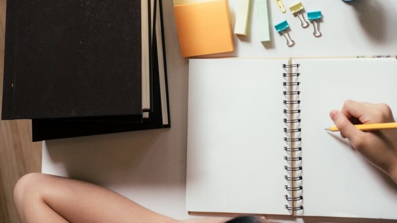 Bezpieczni w sieci: Młodzież uczy się rozpoznawać oszustwa