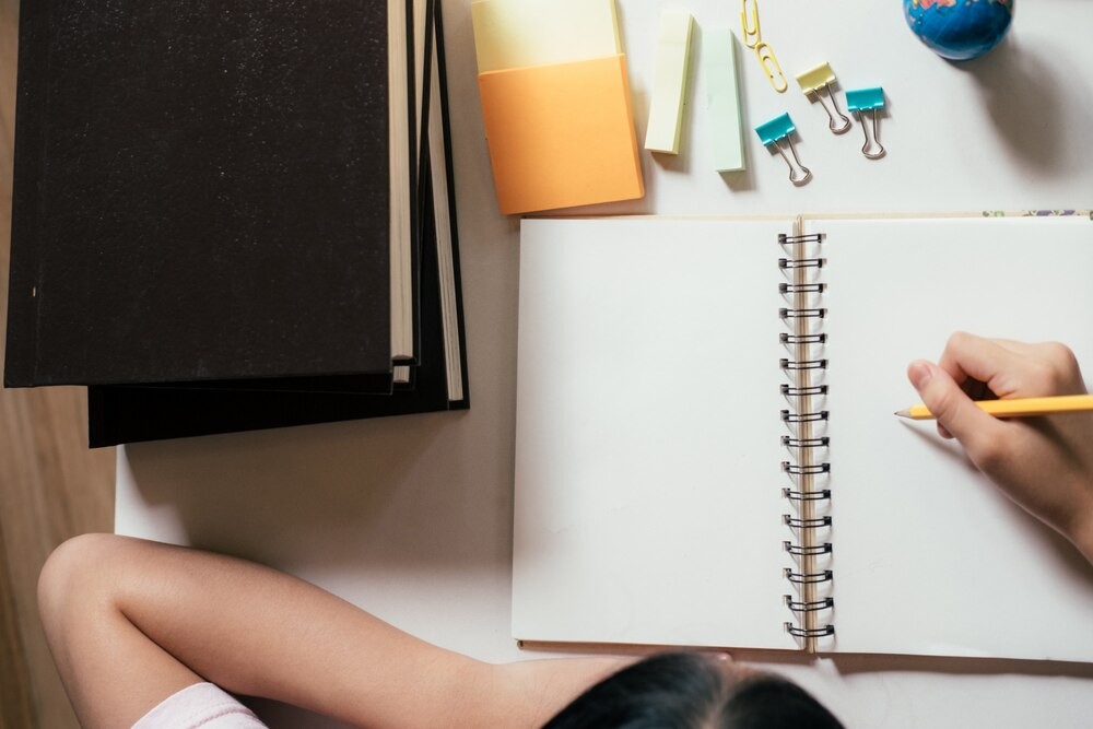 Bezpieczni w sieci: Młodzież uczy się rozpoznawać oszustwa