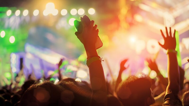 RockReplay w Dobrej: Rockowa Ekstaza na Różanych Dniach!