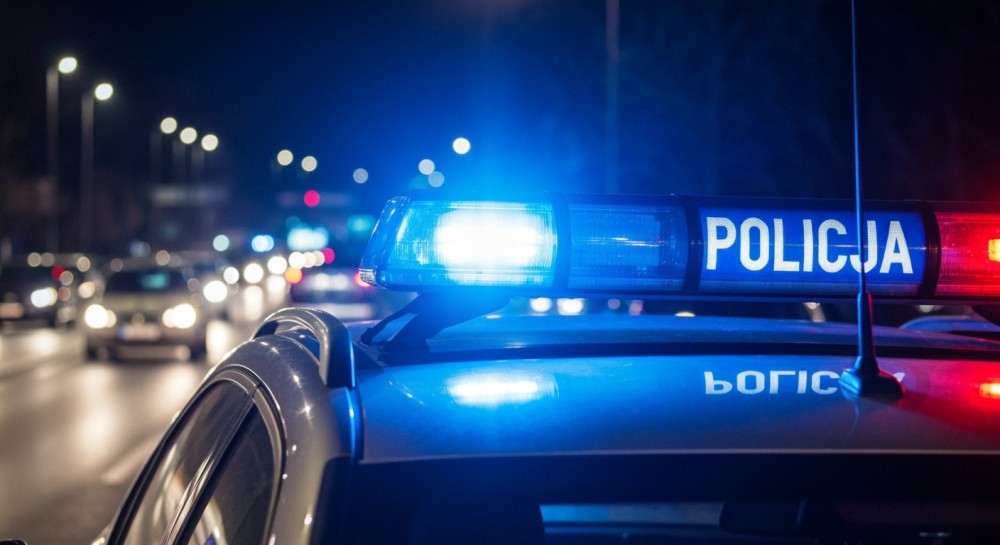 Kierowca w śmietniku: dramatyczna ucieczka przed policją kończy się zatrzymaniem