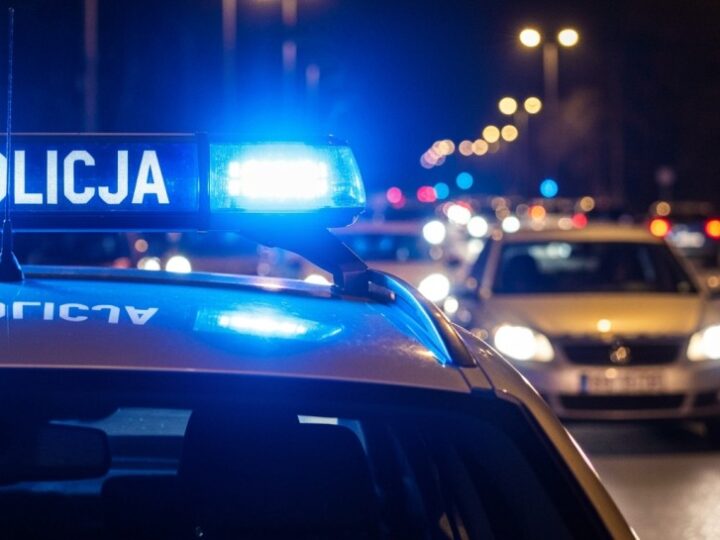 Nietrzeźwi kierowcy bez prawka z dzieckiem w aucie zatrzymani przez policję