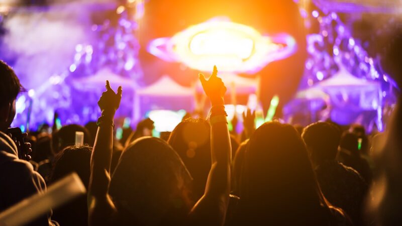 Muzyczny finał Kina Plenerowego w Dąbiu: Ostatni seans lata!