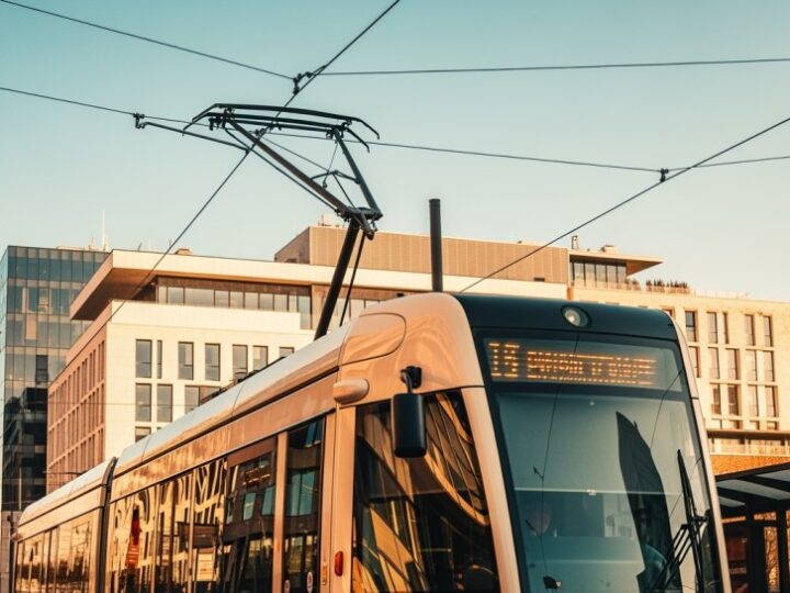 Tramwaje na Prawobrzeżu wstrzymane 26 i 27 września – korzystaj z autobusu 807!