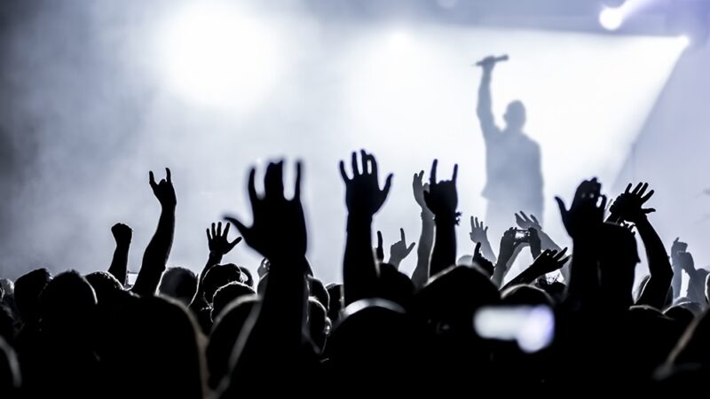 Rockowa noc z legendą: Grzegorz Kupczyk na scenie z Nocnym Kochankiem!