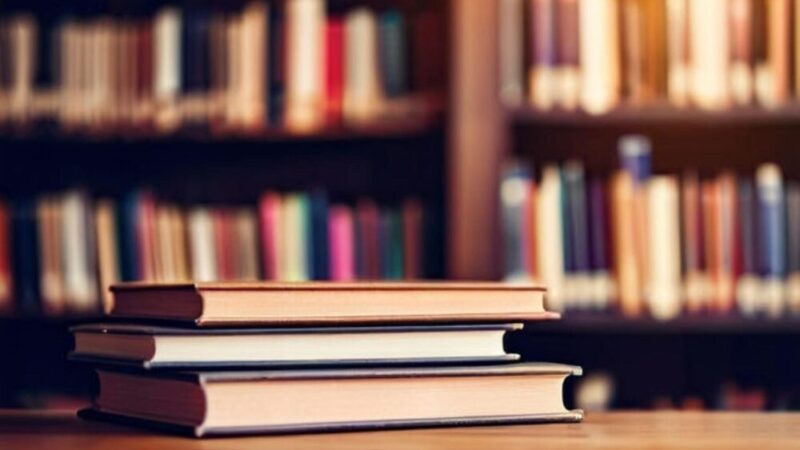 Literacka Noc w Gryfinie: Spotkanie z Leszkiem Hermanem już 12 października!
